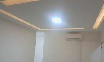 Imagem 7: Excelente apartamento com uma localização privilegiada, contando com três quartos, incluin