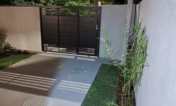 Imagem 2: Localizada no Condomínio Jardim Monet em Vargem Grande, no Rio de Janeiro, esta casa é id