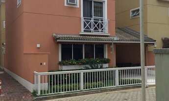 Imagem 1: Casa triplex com 176 metros quadrados, Condomínio com excelente estrutura, quadra de tênis