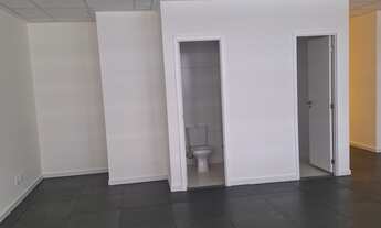 Imagem 2: Localizado na Barra da Tijuca, no Rio de Janeiro, este imóvel comercial está disponível pa