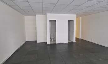 Imagem 5: Localizado na Barra da Tijuca, no Rio de Janeiro, este imóvel comercial está disponível pa