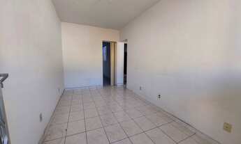 Imagem 4: Apartamento vazio, tipo casa em Piedade, localizado junto ao comércio e com transporte na