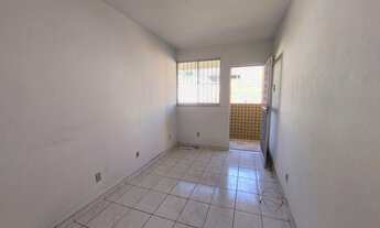 Imagem 3: Apartamento vazio, tipo casa em Piedade, localizado junto ao comércio e com transporte na