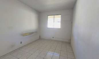 Imagem 6: Apartamento vazio, tipo casa em Piedade, localizado junto ao comércio e com transporte na