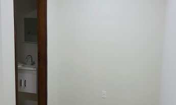 Imagem 4: Linda casa em condomínio localizada em Campo Grande, Rio de Janeiro, com um valor de R$ 35