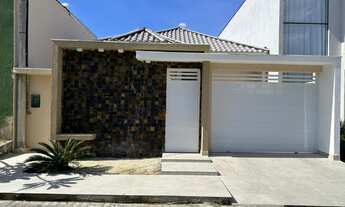 Imagem: Encante-se com essa belíssima casa localizada