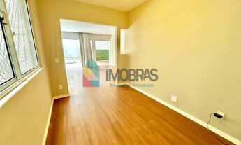 Imagem 7: Imóvel residencial de luxo, apartamento com 140 m² de área total. Localizado em uma posiçã