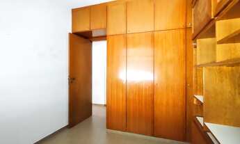 Imagem 7: Quot;Amplo apartamento 3 quartos com planta lateral configurada em sala de estar com uma