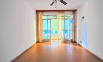 Imagem 2: Quot;Amplo apartamento 3 quartos com planta lateral configurada em sala de estar com uma