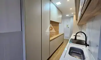 Imagem 3: Privilégio Imóveis Vende - Cobertura Noir Design com vista deslumbrante para o mar, ideal