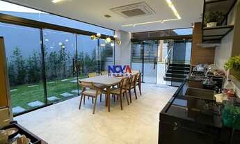 Imagem: Casa Luxuosa no Condomínio Jardins Veneza