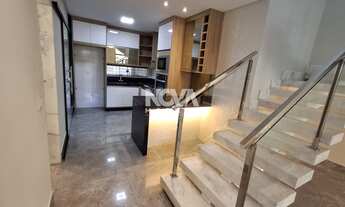 Imagem 6: Casa Duplex na região de Colina de 4 quartos (2 suítes) com closet e 220m²!