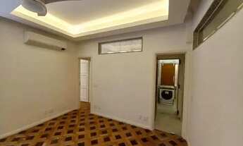 Imagem 5: CasaNova in Rio vende: Apartamento padrão na Avenida Bartlomeu Mitre, Leblon. O imóvel é c