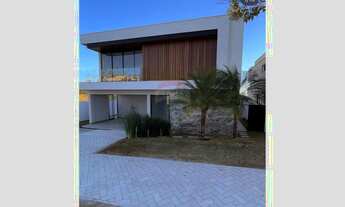 Imagem: Casa com 4 quartos, 3 suítes, piscina com