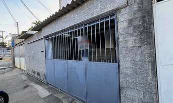 Imagem 2: Casa aconchegante de dois quartos com garagem para locação no bairro Bairú, ótima localiza