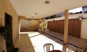 Imagem 2: Casa com 05 Quartos e 03 banheiros à Venda, 391 m²