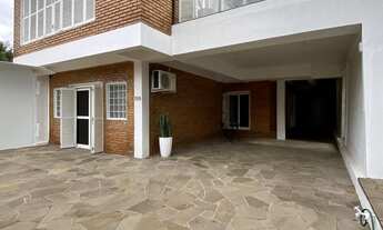 Imagem 2: Casa de campo em área urbana com terreno de 1.160m² e 800m² de área construida