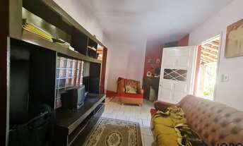 Imagem 3: Casa duplex de esquina com 2 dormitórios, 2 banheiros, sala de estar estar e jan