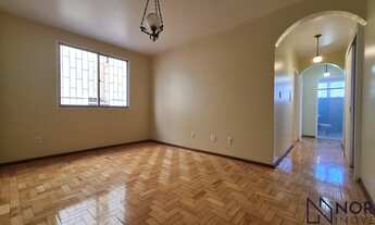 Imagem 3: Apartamento Central com 3 Dormitórios, Sacada e Garagem – Próximo à UFN e Av. Pr