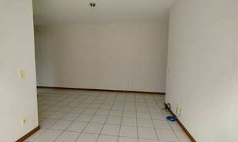 Imagem 4: Apartamento 02 dormitórios living com sacada e garagem Bairro Fátima Santa Maria