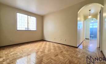 Imagem 2: Apartamento Central com 3 Dormitórios, Sacada e Garagem – Próximo à UFN e Av. Pr