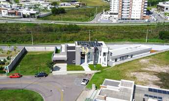 Imagem 2: Casa em Condomínio - Mont Blanc - SJCampos - 4 Suítes - 1200m²