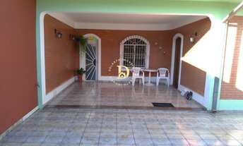 Imagem: Casa - Jardim Ismênia - 3 Dormitórios