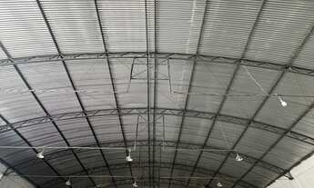 Imagem 2: Galpão 670 m² – Localização Privilegiada e Estrutura Administrativa