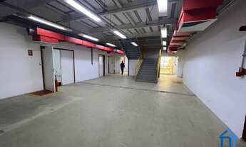 Imagem: Prédio em condomínio com área de 3.868