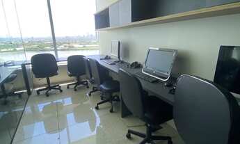 Imagem 2: PRESTÍGIO MÁXIMO: SALA EXECUTIVA (103M²) NO RIOMAR TRADE CENTER!