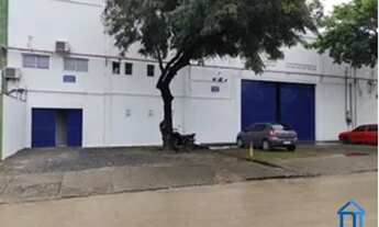 Imagem 2: Aluguel de Galpão Amplo em Localização Privilegiada – 840m²