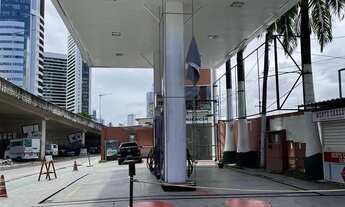 Imagem: Posto de gasolina de esquina em Boa Viagem