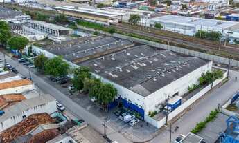 Imagem 4: Aluguel de Galpão Amplo em Localização Privilegiada – 840m²