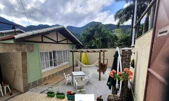 Imagem: Casa lineal em Teresópolis