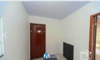 Imagem 3: Apartamento ( ônibus na porta