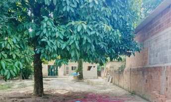 Imagem 2: Casa com quintal e piscina