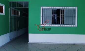 Imagem 2: Casa com Churrasqueira e 3 Dormitórios à Venda