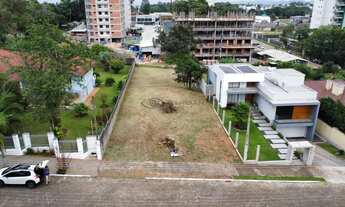 Imagem: Amplo terreno à venda no Jardim Europa