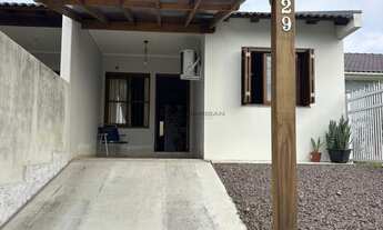 Imagem: Casa Geminada à Venda na João Alves