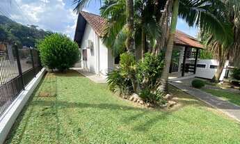 Imagem 2: Linda Casa com Piscina Próxima ao Centro!!