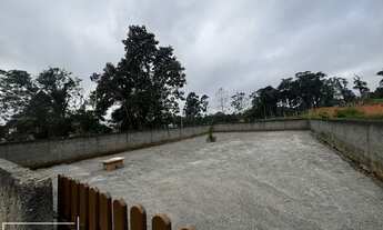 Imagem 4: Terreno pronto para construir todo murado