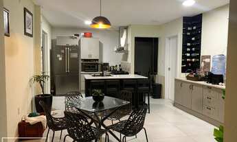 Imagem 3: Sobrado mobiliado no centro de Balneário Piçarras Sc