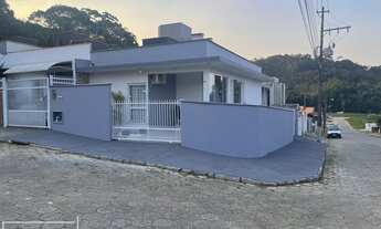 Imagem: Casa geminada pronta para morar em penha