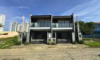 Imagem 2: Sobrado de Alto Padrão Perto do mar