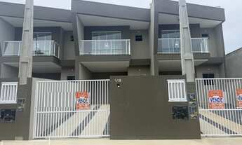 Imagem 2: Sobrado geminado no centro de Balneário Piçarras SC