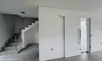 Imagem 6: SOBRADO PROXIMO DO MAR EM BALNEARIO PICARRAS SC