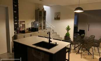 Imagem 4: Sobrado mobiliado no centro de Balneário Piçarras Sc