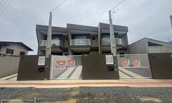 Imagem: Sobrado geminado no centro de Balneário