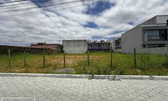 Imagem 2: Terreno pronto para construir