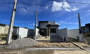 Imagem: Casa geminada pronta para morar